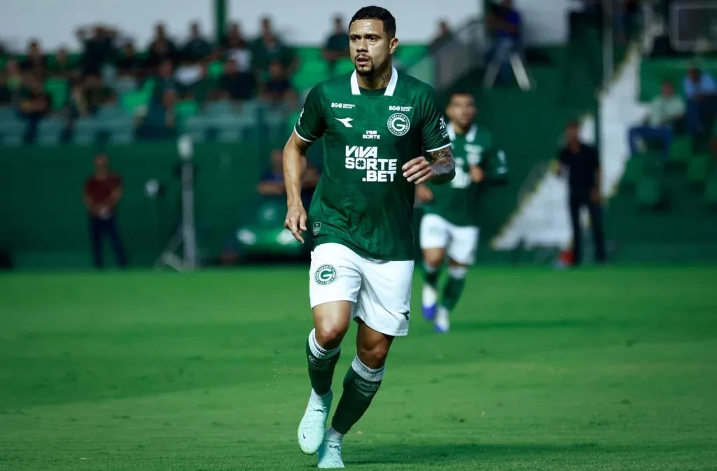 Wellington Rato rompe ligamento do joelho e não joga mais em 2025 (Foto: Rosiron Rodrigues/Goiás)