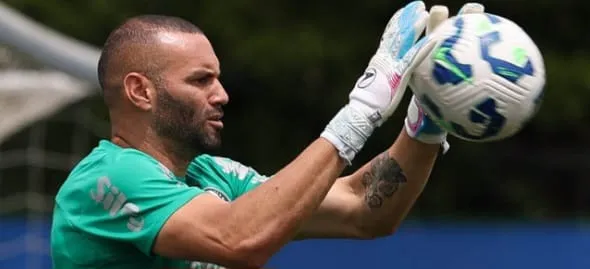 Weverton avança em recuperação e deve reforçar o Palmeiras em breve