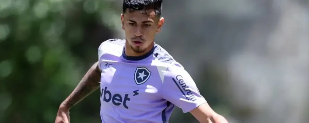 Zagueiro do Botafogo chama a atenção de clubes da Espanha