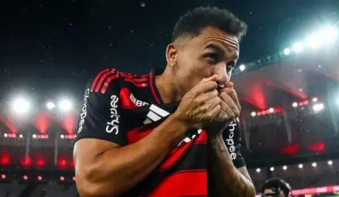 Zagueiro do Flamengo conseguirá feito histórico se vencer a Libertadores