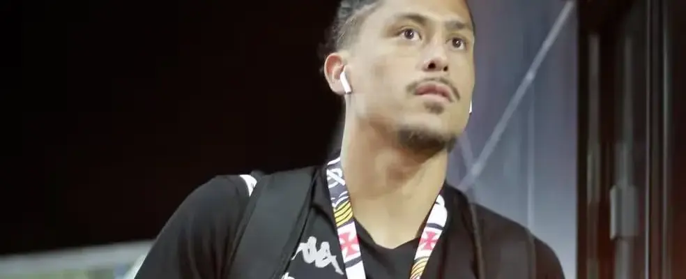 Zagueiro perde espaço no Vasco e é liberado para procurar outro clube