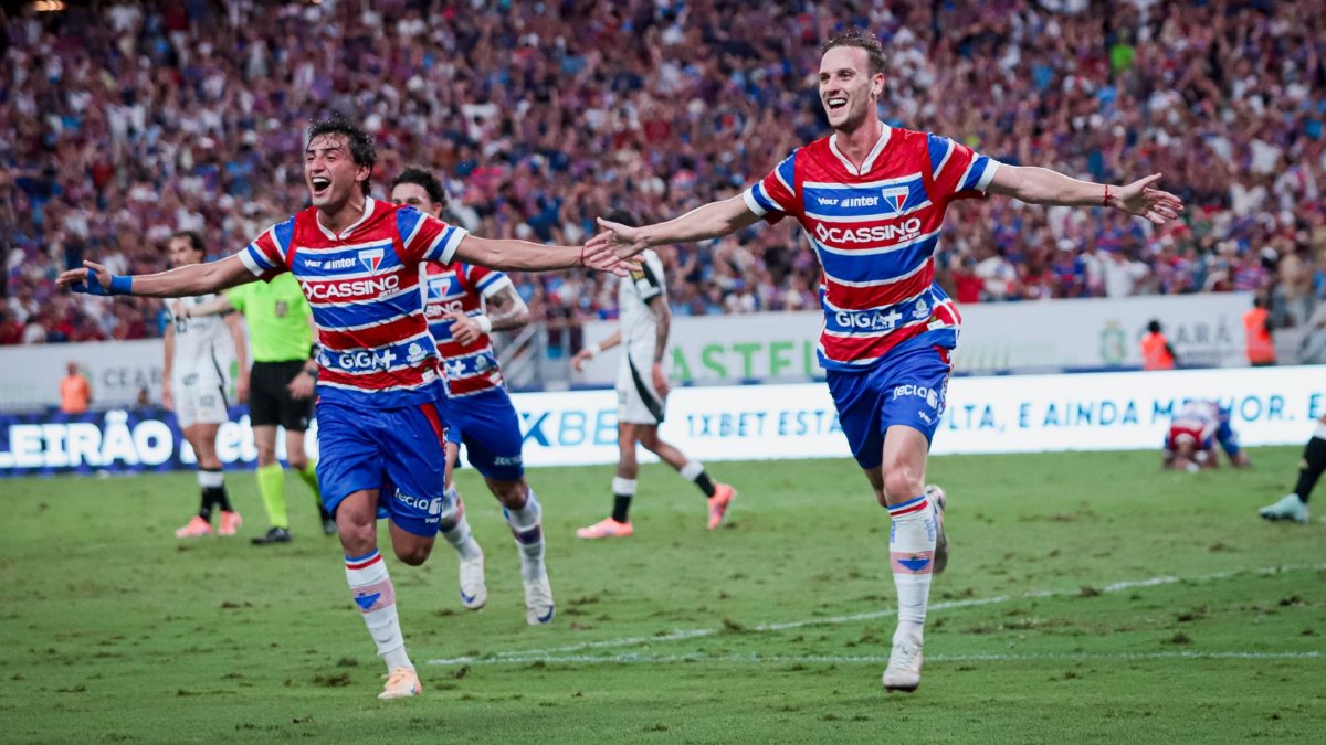 Fortaleza durante comemoração (foto: Mateus Lotif / Fortaleza)