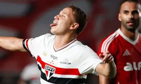 São Paulo 3 x 0 Internacional – Tricolor no G8 e Colorado quase rebaixado