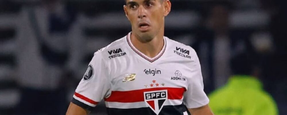 Oscar volta ao CT do São Paulo após desmaio por síncope vasovagal