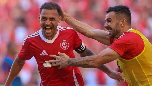 Internacional 3 x 1 Red Bull Bragantino – Colorado fica!
