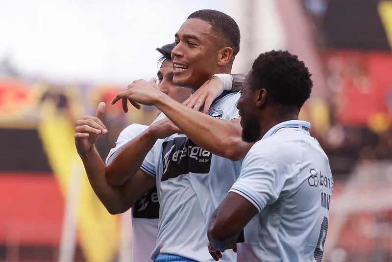 Gremio bate Sport no Brasileirao 1