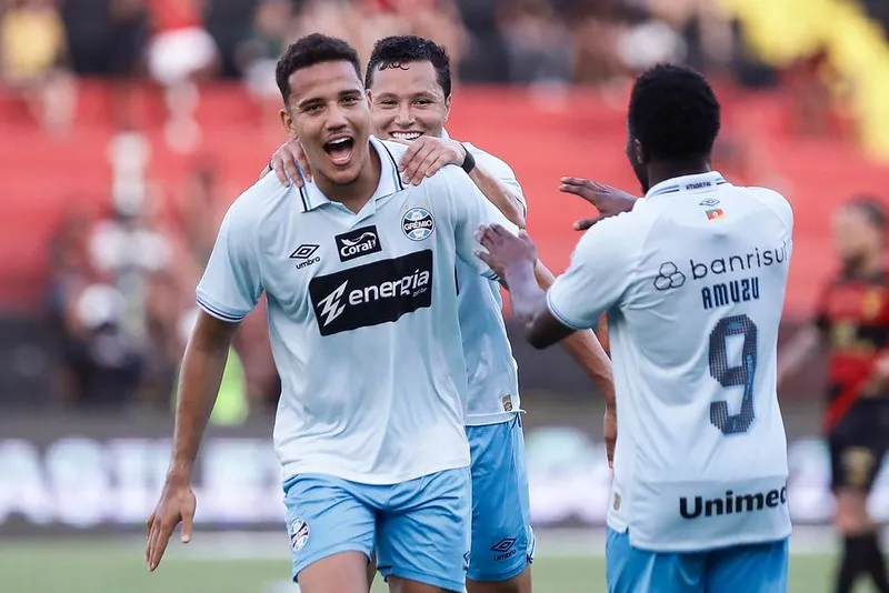 Gremio bate Sport no Brasileirao 2