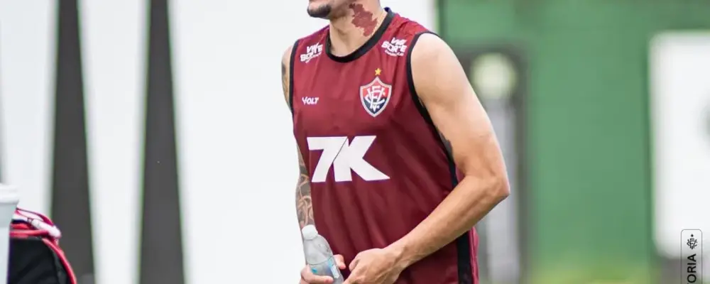 Herói do Vitória celebra permanência: “Todo mundo contribuiu”