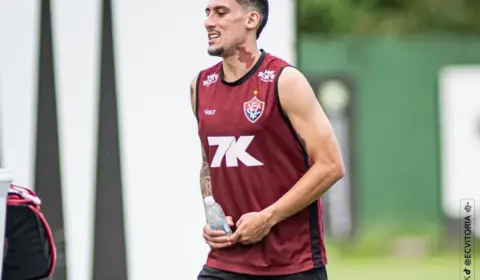 Herói do Vitória celebra permanência: “Todo mundo contribuiu”