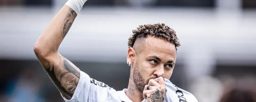 Neymar faz desabafo após jogar lesionado: ‘Foi no limite’