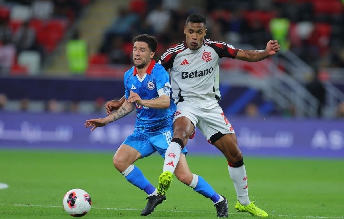 Flamengo e Cruz Azul - (foto: Karim JAAFAR / AFP)