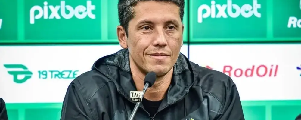 Fortaleza contrata Thiago Carpini para 2026 após saída de Palermo