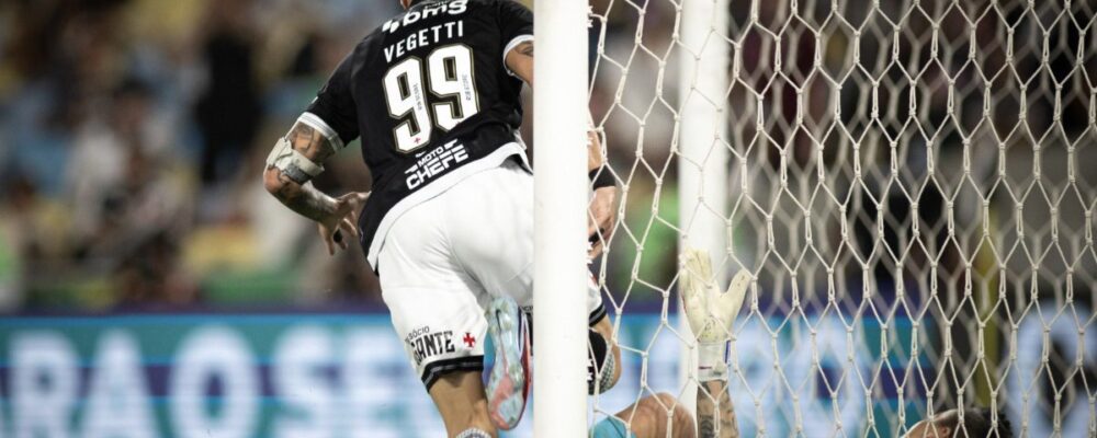 Vegetti marca no fim, e Vasco vira sobre Fluminense na Copa do Brasil