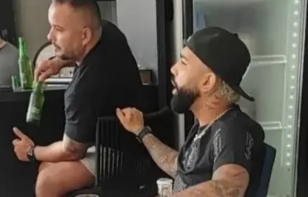 Gabigol perde pênalti e vira alvo de memes nas redes; veja