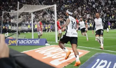 Sérgio Carvalho: Vasco atrás do bi. Corinthians do tetra