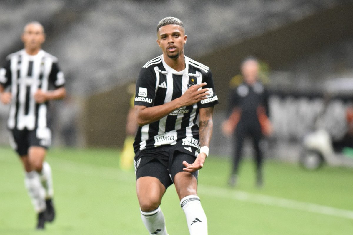 Robert em campo pelo Atlético - (foto: Ramon Lisboa/EM/D.A. Press)