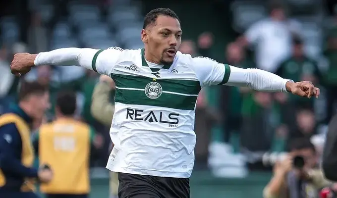 Guarani desiste da contratação de lateral ex-Coritiba