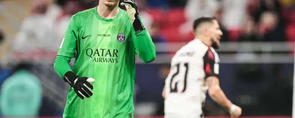 Goleiro do PSG, Safonov sofreu fratura na mão nos pênaltis da final
