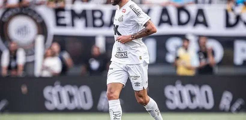Santos estuda mercado para reforçar ataque com iminente saída de Guilherme