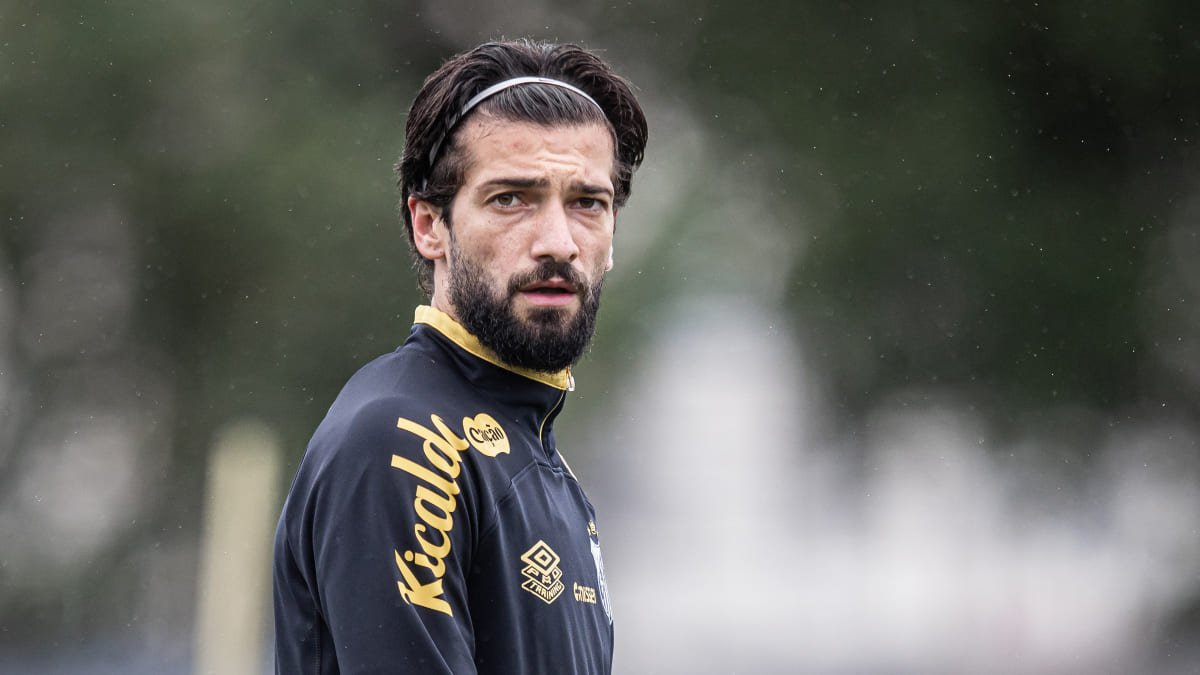 Lautaro Díaz, atacante do Santos emprestado pelo Cruzeiro - (foto: Raul Baretta/Santos)