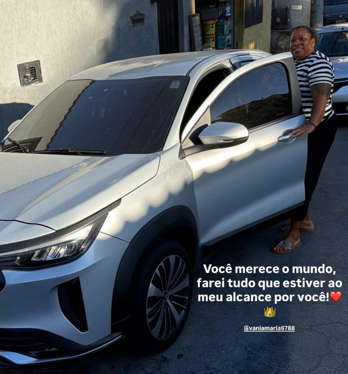 Mãe de Patrick Silva, do Atlético, com carro novo - (foto: Reprodução/Instagram)