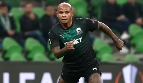 Ex-atacante do Fortaleza se envolve em confusão em jogo festivo de fim de ano