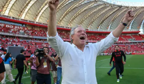 Abel Braga chora após salvar Inter do rebaixamento: “Mais importante que o mundial”