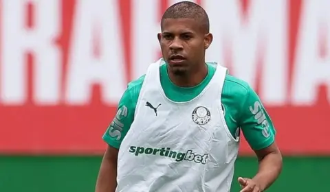 Athletico-PR negocia a contratação de promessa do Palmeiras