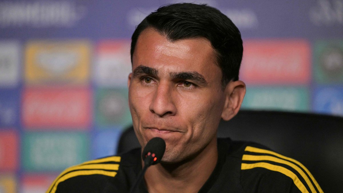 Junior Alonso durante entrevista pelo Atlético (foto: JUAN MABROMATA / AFP)