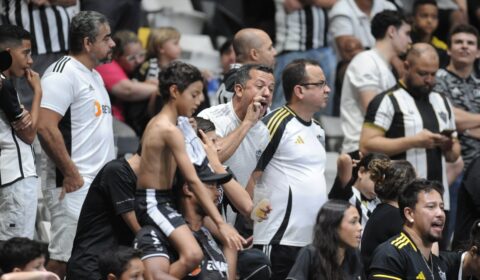 Atlético: arquibancada insurge contra diretoria e evidencia ruptura