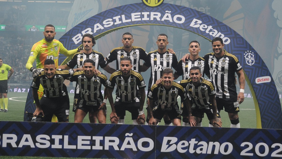 Jogadores do Atlético antes de partida pelo Brasileiro (foto: Alexandre Guzanshe/EM/D.A. Press)