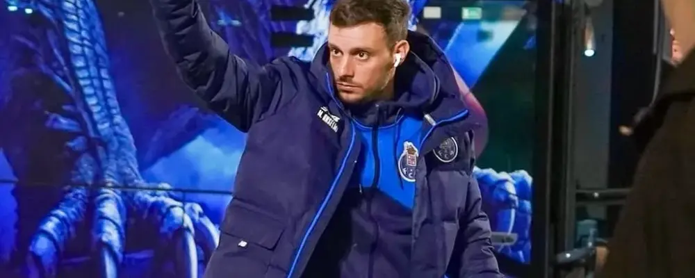 Botafogo intensifica negociação com ex-técnico do Porto