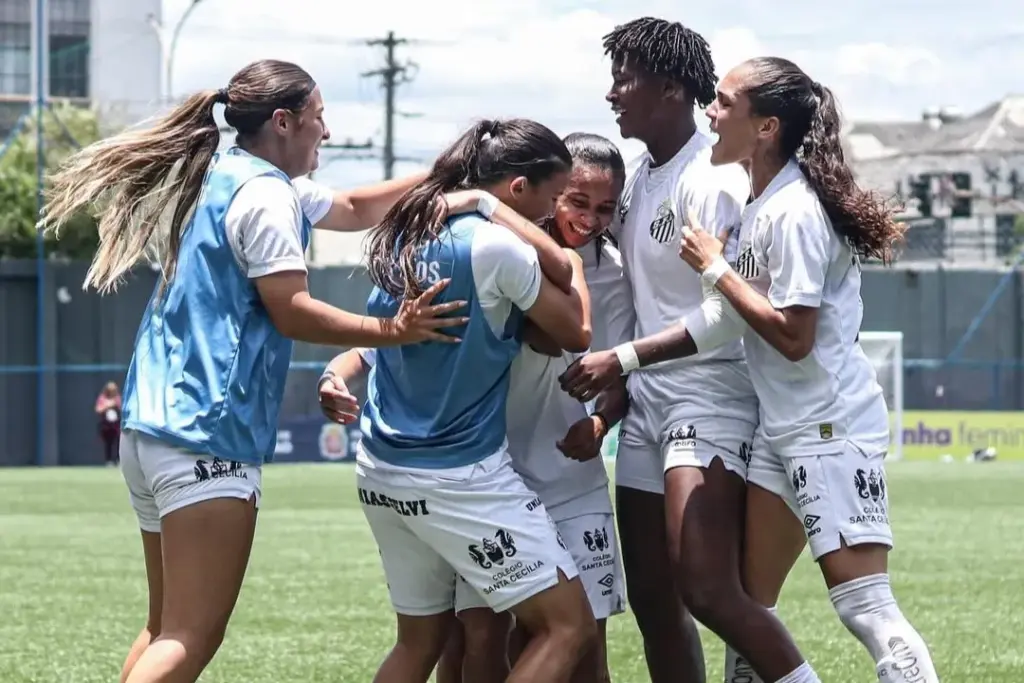 COPINHA FEMININA: Santos avança com tranquilidade, mas Corinthians fica pelo caminho (Foto: Reinaldo Campos/SFC)