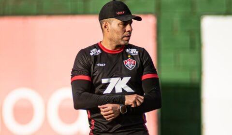 Clube da Série A renova com treinador que salvou time do rebaixamento na última rodada