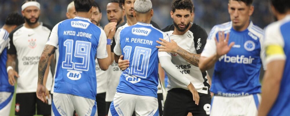 Taróloga prevê gol no segundo tempo e define sorte de Corinthians e Cruzeiro