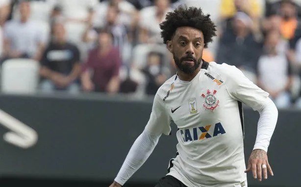 Cristian revela salários atrasados no título do Corinthians em 2015