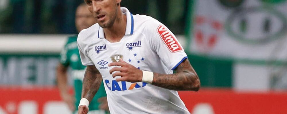 Cruzeiro evita na Justiça pagamento de multa para ex-atacante