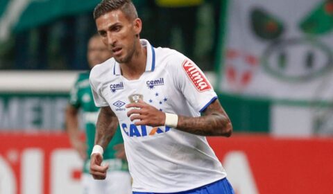 Cruzeiro evita na Justiça pagamento de multa para ex-atacante