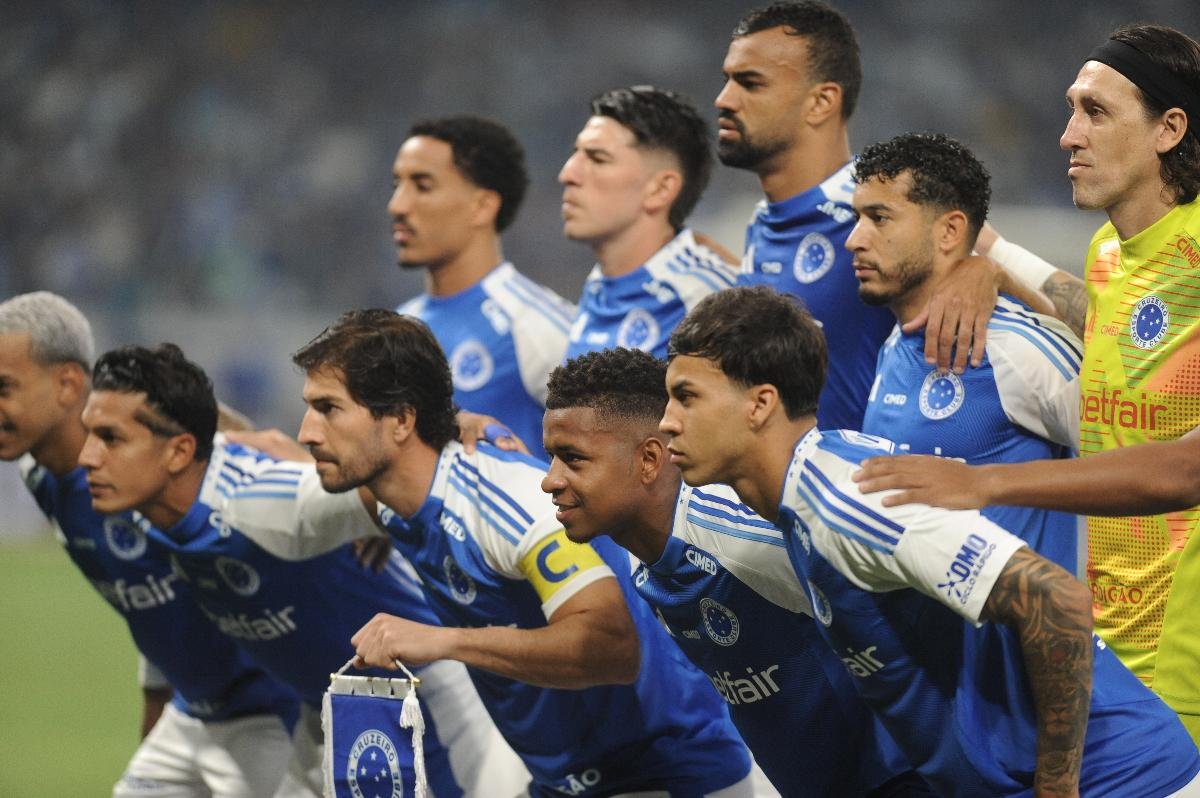 Time do Cruzeiro que perdeu para o Corinthians por 1 a 0 na Copa do Brasil (foto: Alexandre Guzanshe/EM D.A Press)