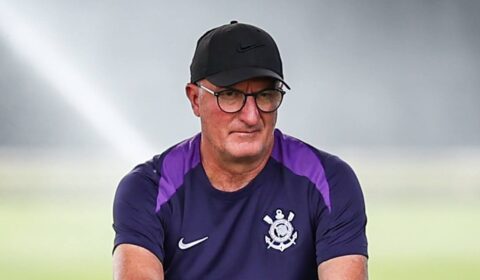 Dorival, do Corinthians, explica por que substituiu Depay: ‘Sabia dessa informação?’