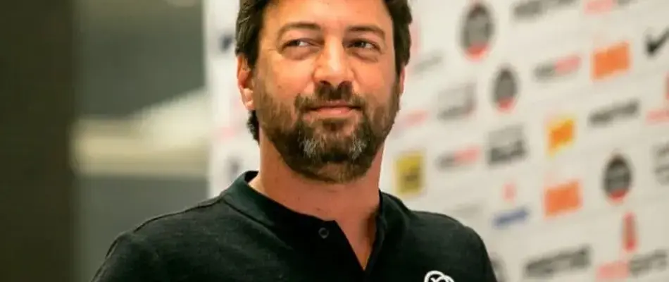 Duílio é denunciado pelo MP por apropriação indébita em caso dos cartões do Corinthians