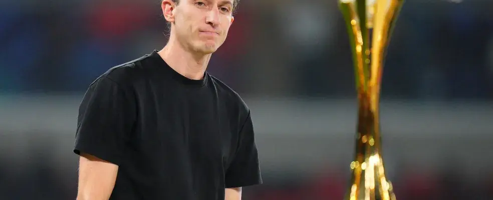 Entenda o que atrasa a renovação de Filipe Luís com o Flamengo