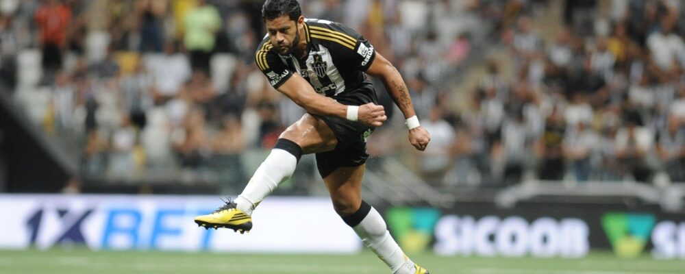 Espanhóis comparam Hulk, do Atlético, a lenda da Seleção Brasileira