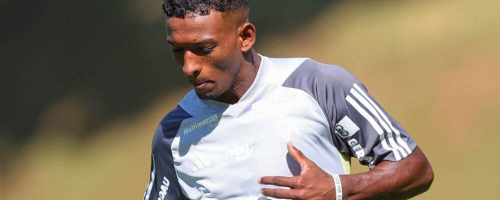 Ex-Atlético com passagem pela Europa é anunciado por clube que disputará Mineiro