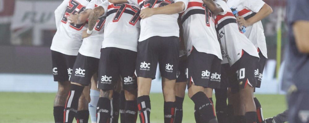 Ex-atacante do Cruzeiro encabeça lista de dispensa de clube da Série A