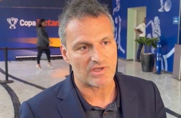 Ex-diretor do Flamengo toma decisão sobre negociação com o Corinthians