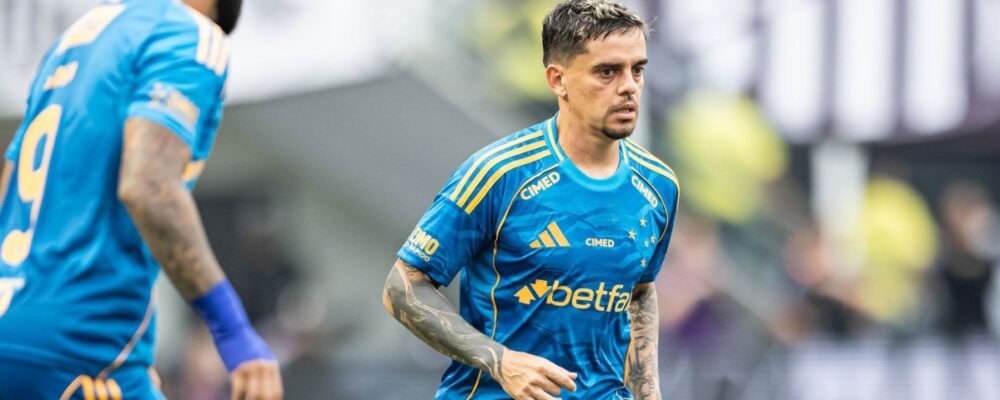 Fagner volta a jogar pelo Cruzeiro, mas deve virar desfalque novamente