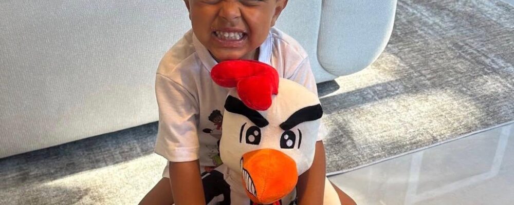 Filho de reforço do Atlético ‘rouba a cena’ nas redes: ‘Galo!’