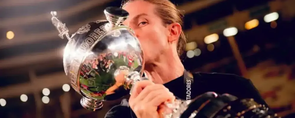 Filipe Luís vê Flamengo pronto e projeta Pedro no Intercontinental