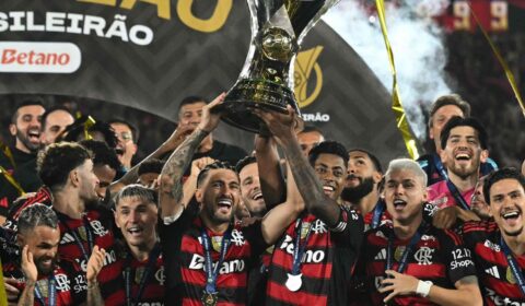 Flamengo bate Ceará, é campeão do Brasileiro e ganha segundo título em cinco dias